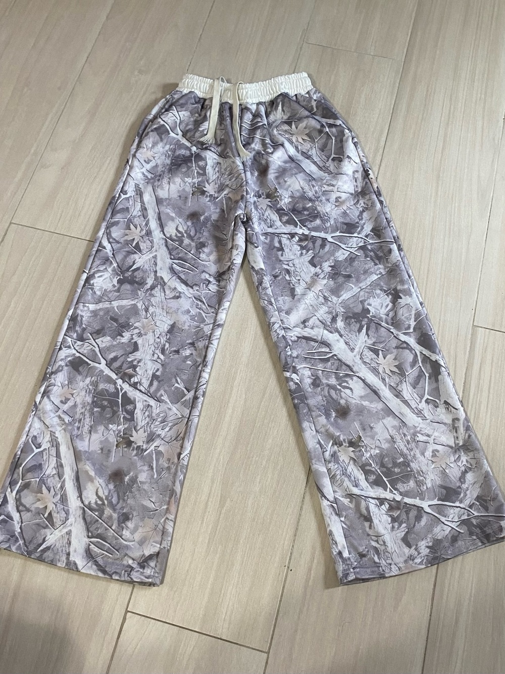 Wide-Leg Drawstring Pants in Gray Camouflage
